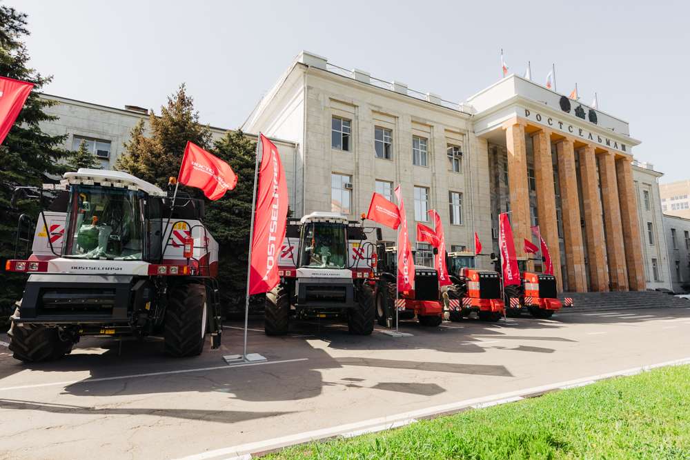 Ростсельмаш отмечает день рождения Ростсельмаш отмечает день рождения