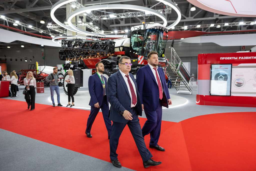 Ростсельмаш и Росагролизинг обсудили модернизацию парка села