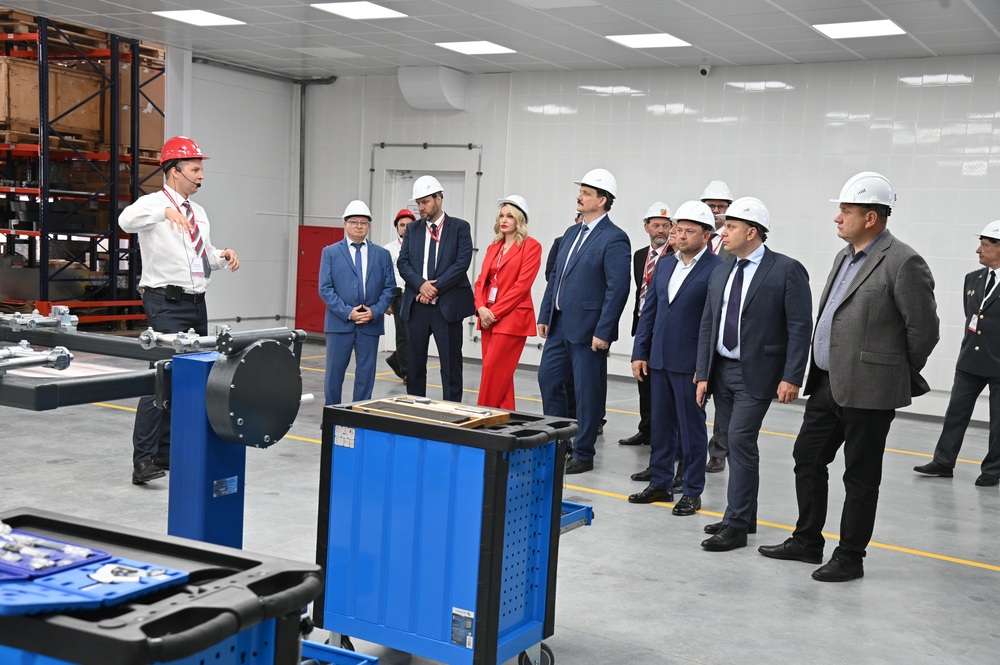 Ремонтная зона дилерского центра Ремонтная зона дилерского центра